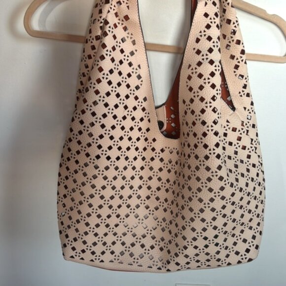 Eternel 2 BAGS Cut Out Vegan Leather Shoulder Bag/Tote & Crossbody Bag Peach NEW - Picture 2 of 9